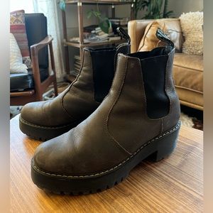 Dr. Martens Rometty Boots size 42 EUR.